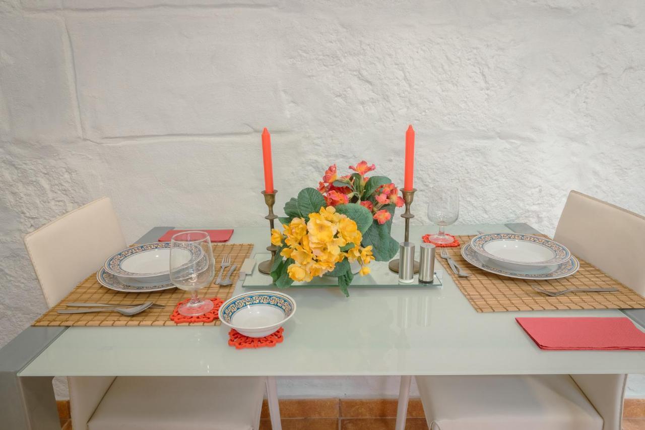 Flatguest Casa Del Sol - Terrace - Parking Semesterbostad *